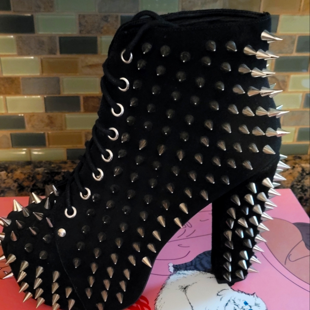 Jeffrey Campbell spiked Lita